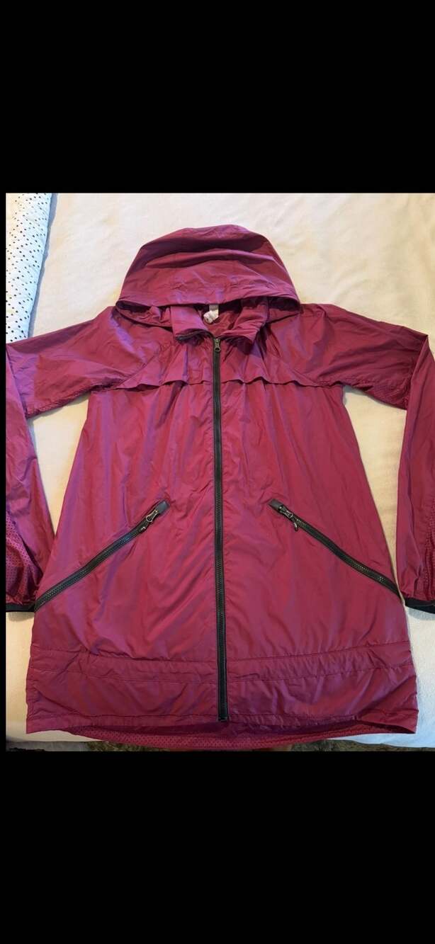 Lululemon Miss Misty II Jacket Size 2 Plum